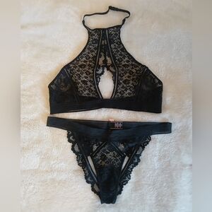 Victorias Secret Black LaceBralette& Panty Set